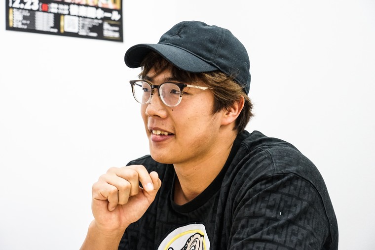 70~80年代のフォークソングについて語る竹下幸之介さん