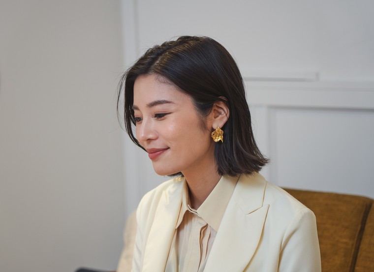 デパコスリップにつて語る島袋聖南さん