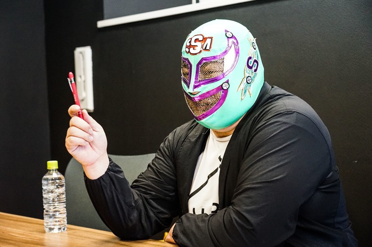 プロレス業界の普及について語るスーパー・ササダンゴ・マシンさん