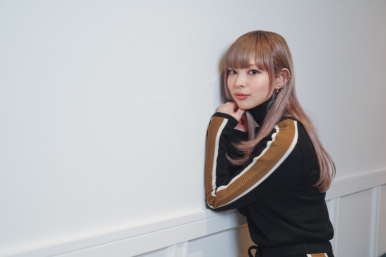 好きなアニメについて思いを馳せる最上もがさん