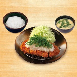 山盛りおろしポン酢ロースかつ定食