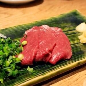 馬刺し