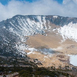 済州火山島と溶岩洞窟群