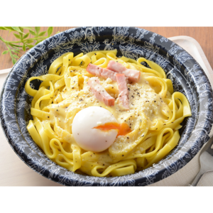 ローソン もちプリッ!フェットチーネ 濃厚カルボナーラ