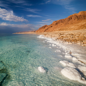 死海(イスラエル・ヨルダン)