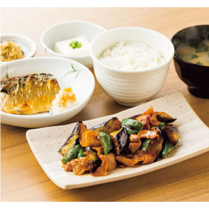 なす味噌と焼魚の定食