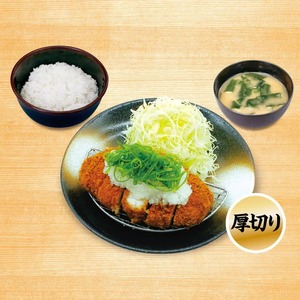 山盛りおろしポン酢厚切りロースかつ定食