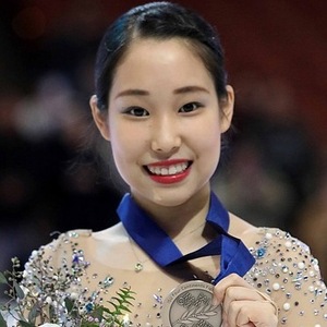 三原舞依
