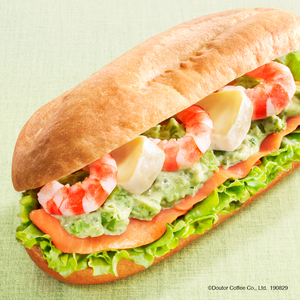 ミラノサンドB 海老・アボカド・サーモンとカマンベール