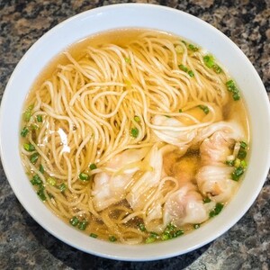 ワンタンメン(雲吞麺)