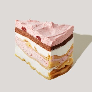 ストロベリーのもちもちクレープケーキ