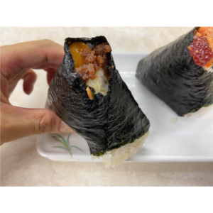 「卵黄+肉そぼろ」トッピングおにぎり