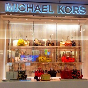 マイケルコース(MICHAEL KORS)