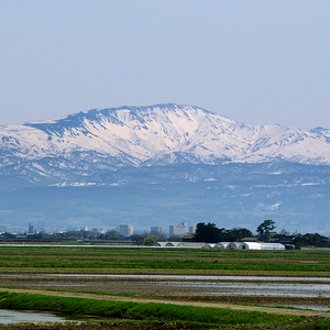 月山