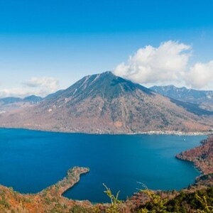 男体山