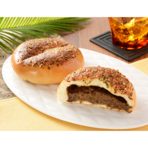 ローソン マチノパン ほぐし牛肉の焼カレーパン