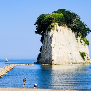 見附島