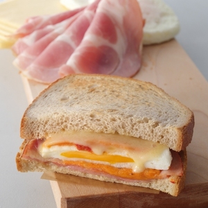 ハムエッグ ホットサンド