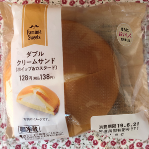 ファミリーマート ダブルクリームサンド ホイップ&カスタード