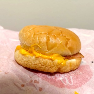 ベーコンエッグマックサンド