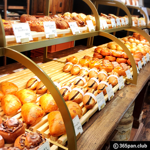 ジュウニブンベーカリー 