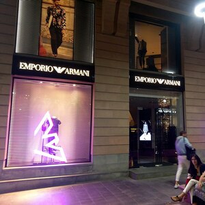 エンポリオ アルマーニ(EMPORIO ARMANI)