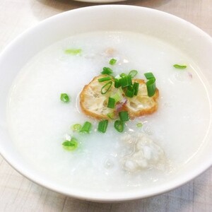 サンパン粥(艇仔粥)