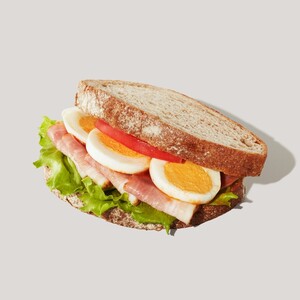 BLTエッグ 石窯カンパーニュ