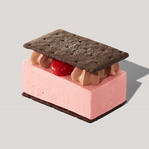 クッキーサンド ストロベリー&チョコ