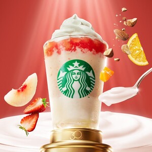 THE フラペチーノ® of フルーツーオンートップーヨーグルト with クラッシュ ナッツ