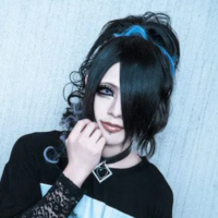 リザリ　エスレート